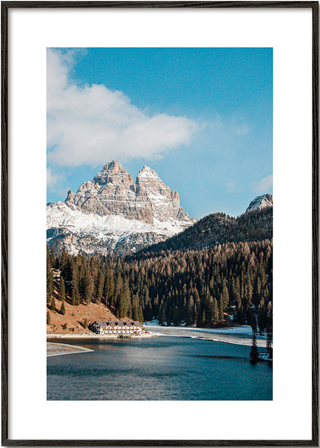 Fotografia de lago e montanhas