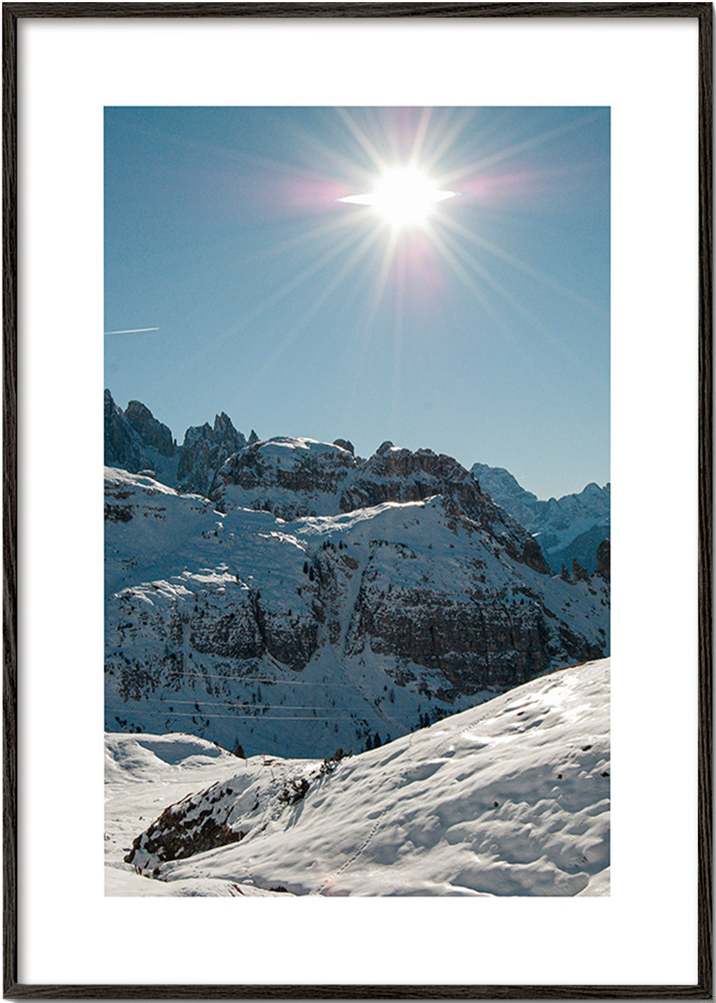 Arte paisagística: picos nevados sob o sol