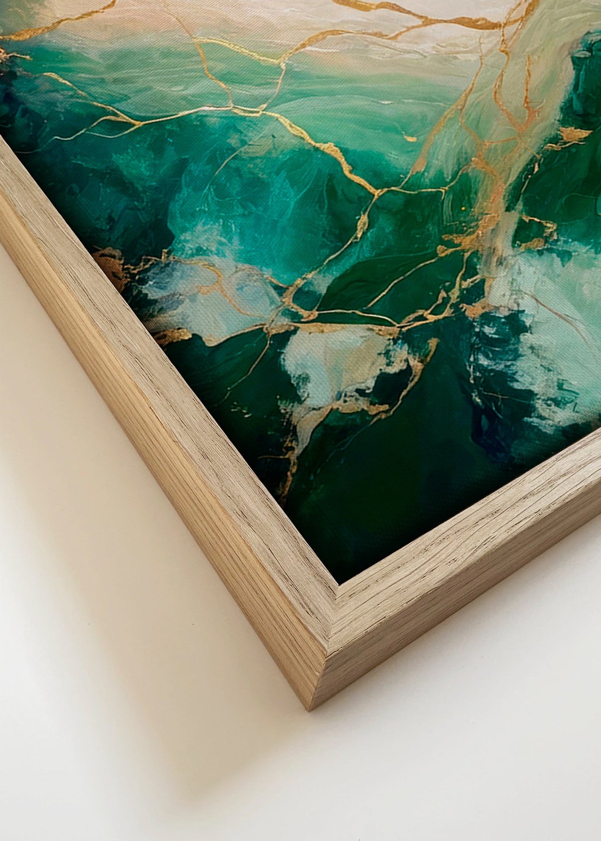 Quadro abstrato esmeralda e dourado com veias minerais – Canvas detail