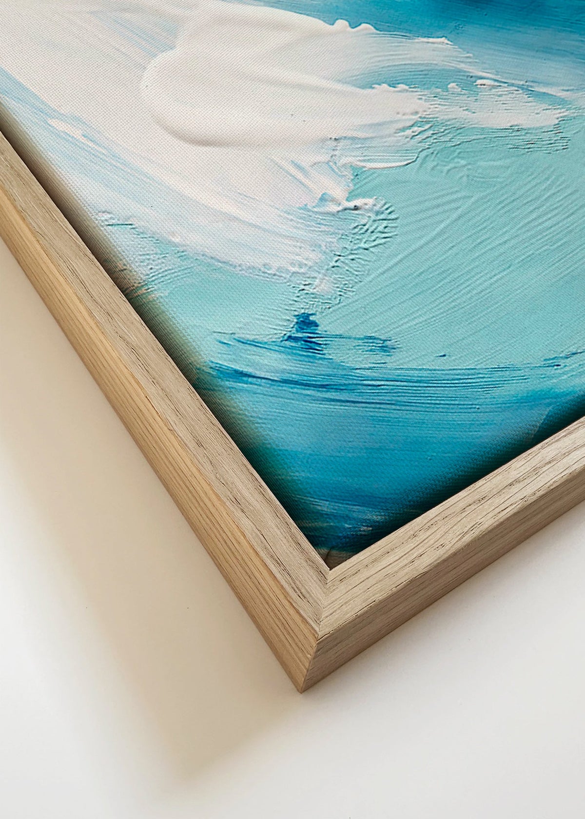 Quadro abstrato azul e branco com pinceladas marcantes – Canvas detail