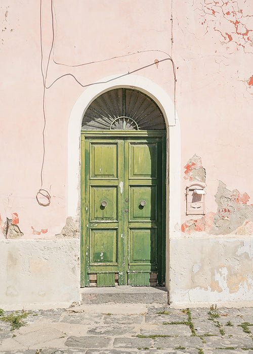 Arte para cozinha urbana: porta verde fachada rosa
