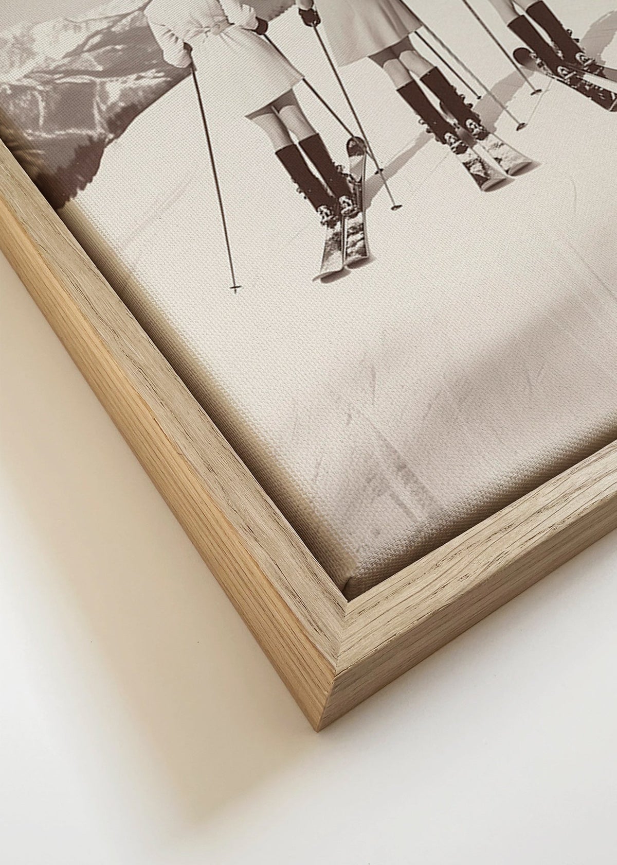 Poster vintage: esquiadoras em fila – Canvas detail