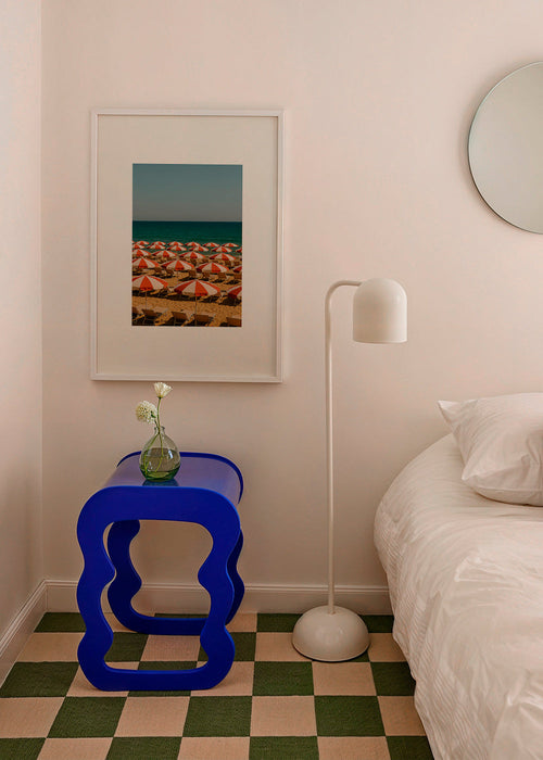 Quadro de paisagem com guarda-sóis vermelhos – Product1