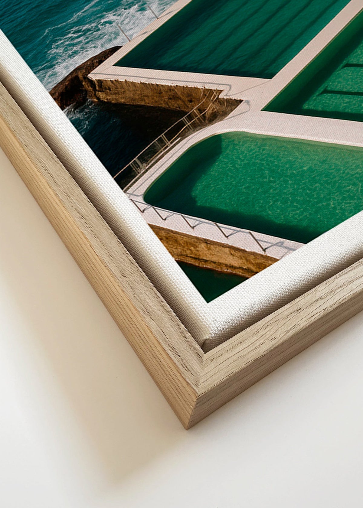 Quadro paisagístico com piscinas junto ao mar – Canvas detail