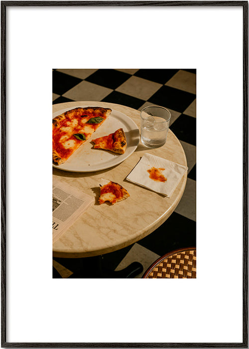 Arte para cozinha Pizza sobre mármore – Black Frame