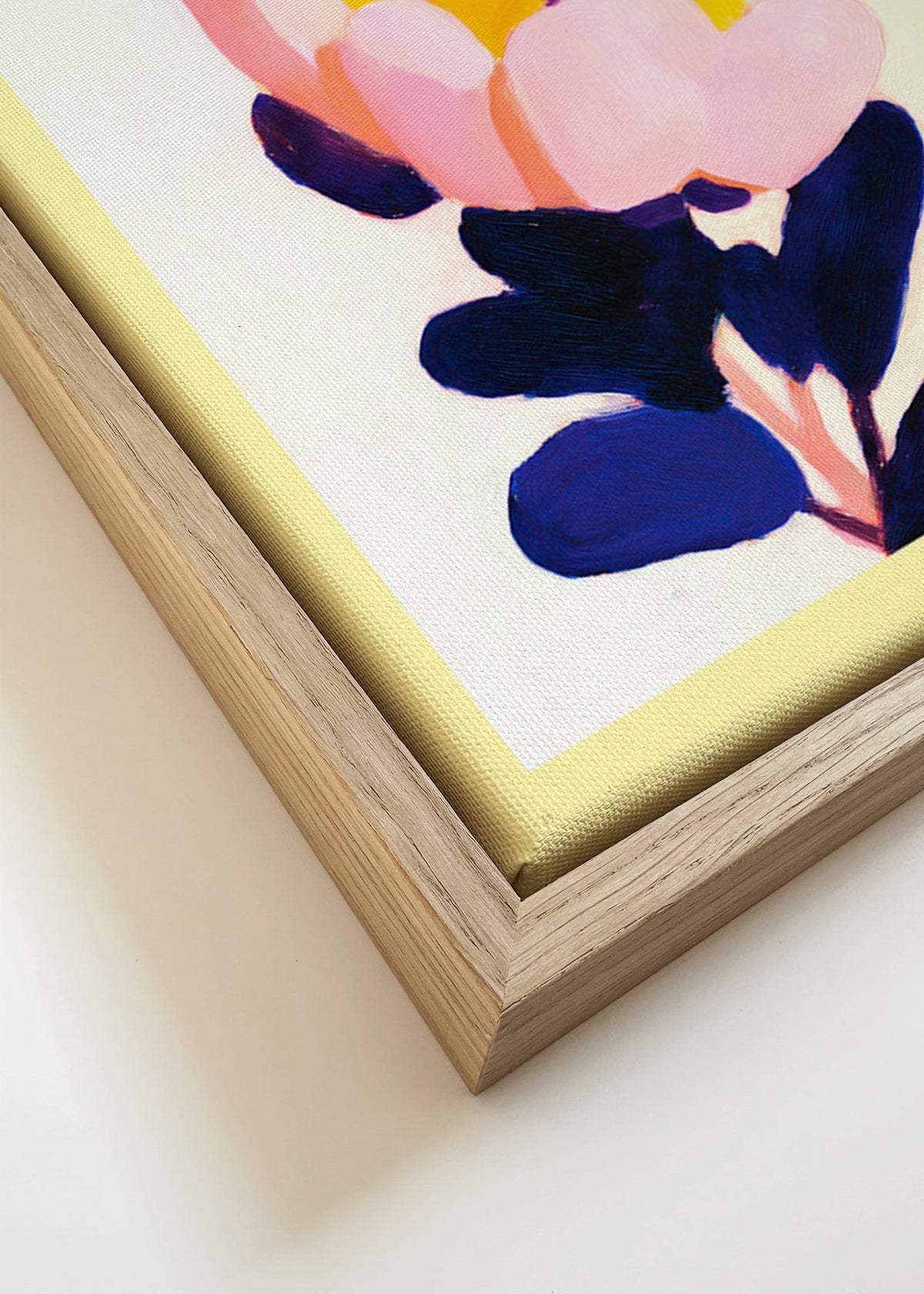 Estampa botânica: flor rosa com folhas azul profundo – Canvas detail