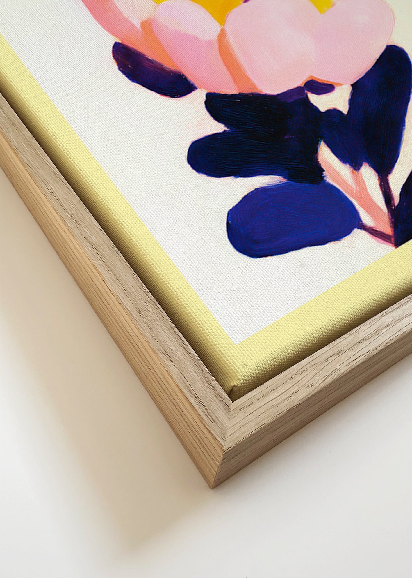 Estampa botânica: flor rosa com folhas azul profundo – Canvas detail