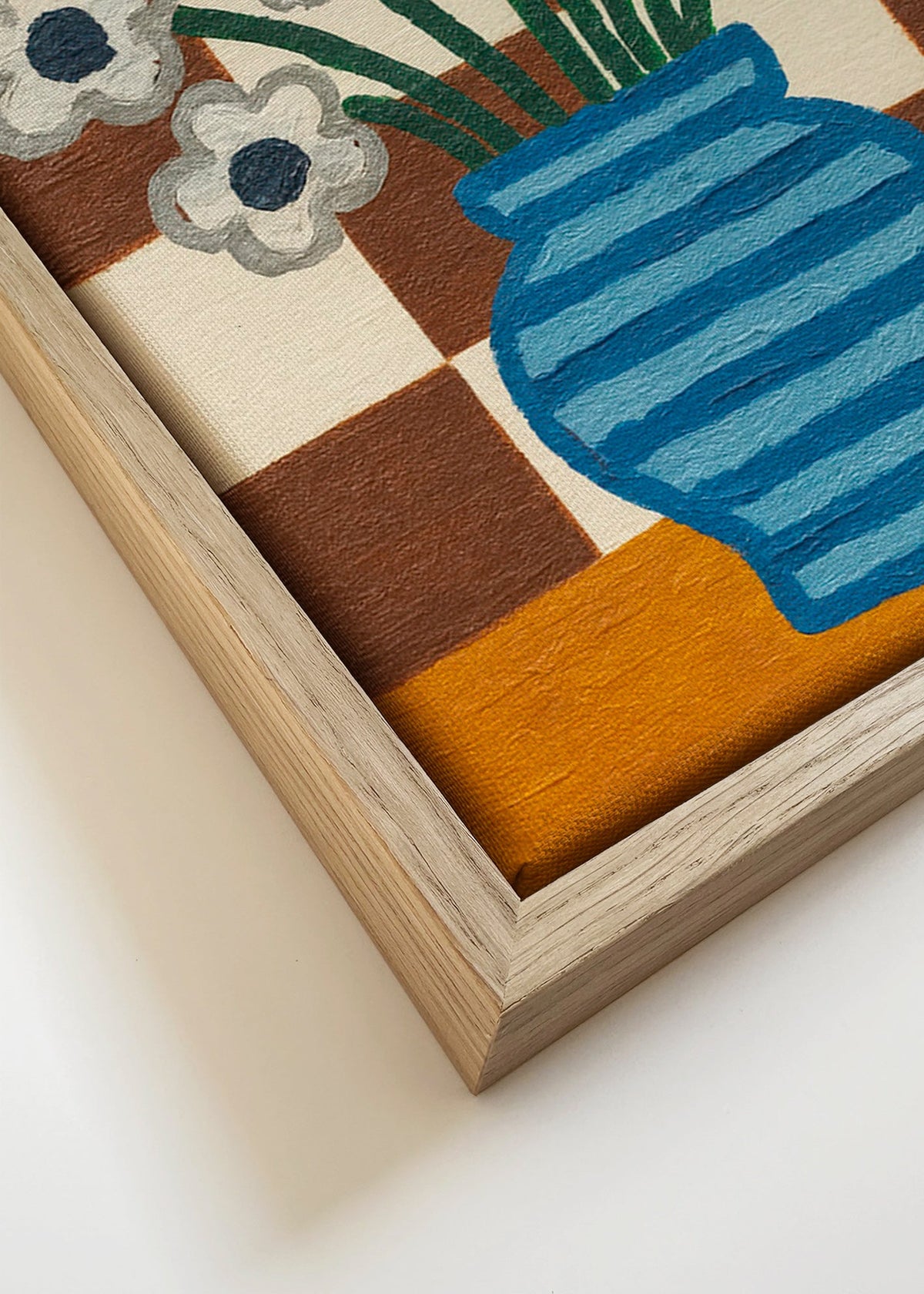Estampa botânica: vaso azul com flores em fundo quadriculado – Canvas detail