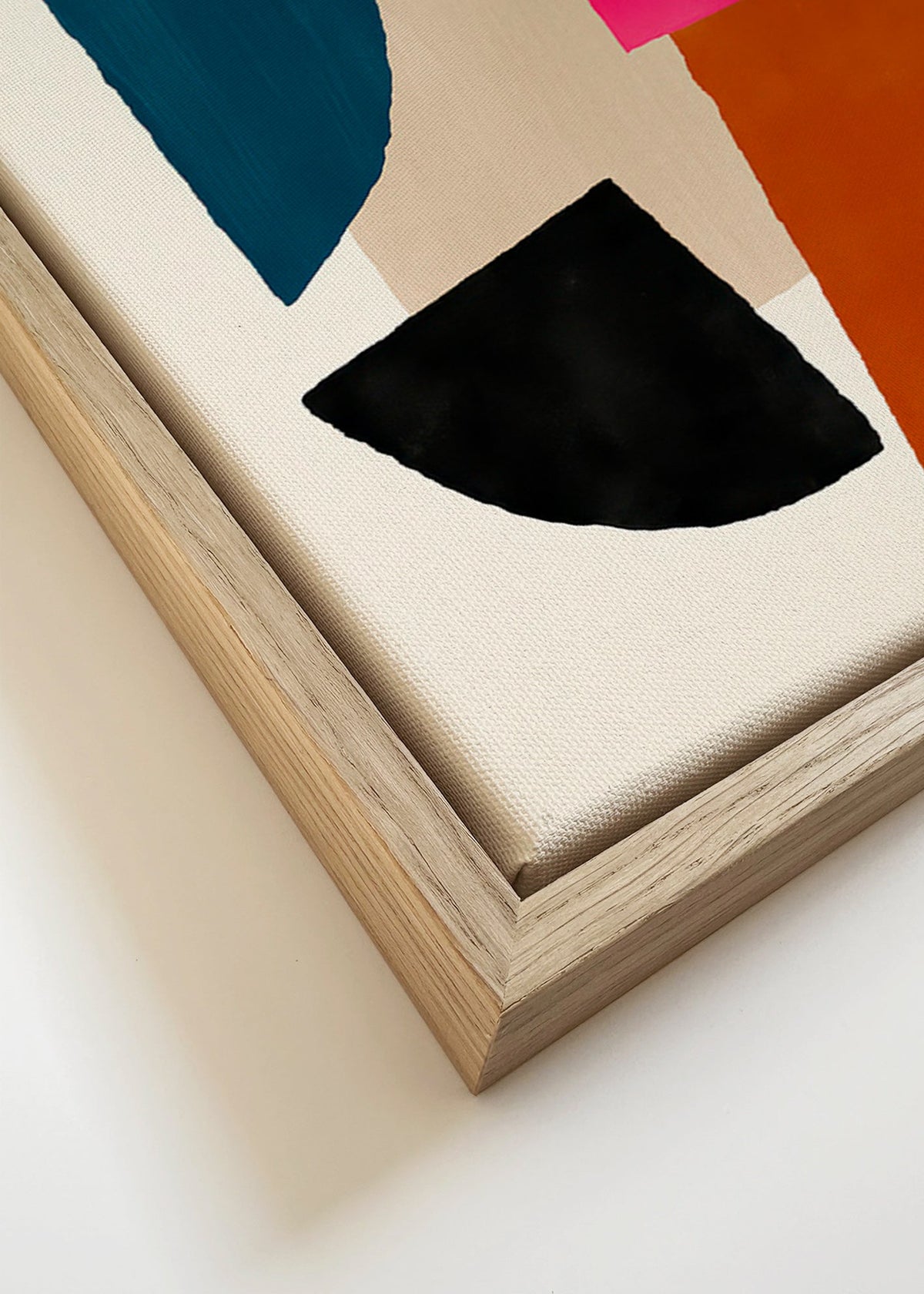 Quadro abstrato com formas coloridas marcantes – Canvas detail
