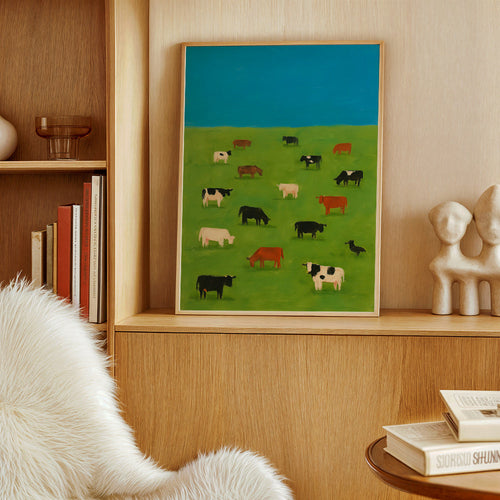 Quadro de vacas pastando em campo verde – Product1