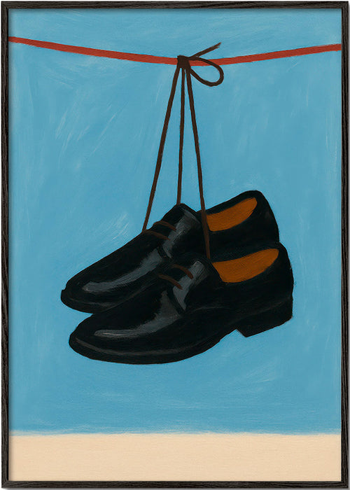 Ilustração de sapatos pendurados em fundo azul – Black Frame