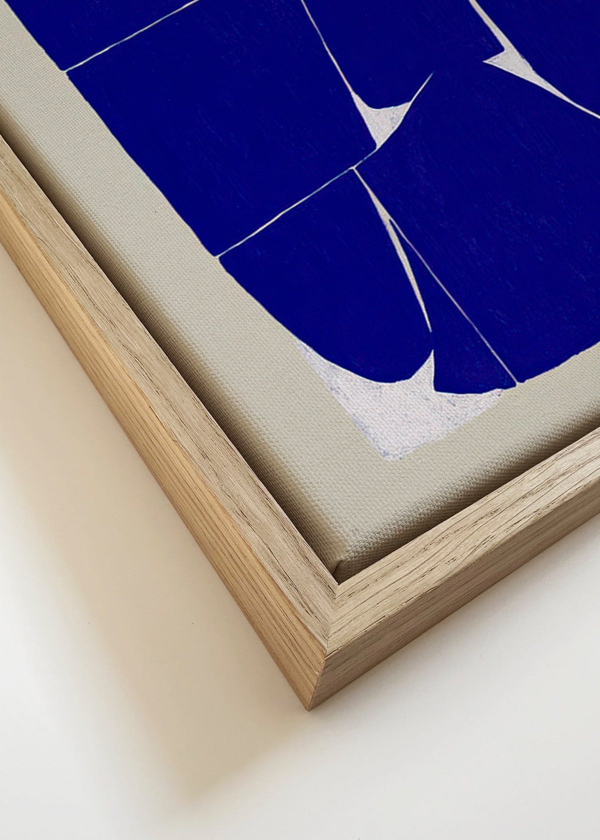 Quadro geométrico índigo com blocos orgânicos – Canvas detail