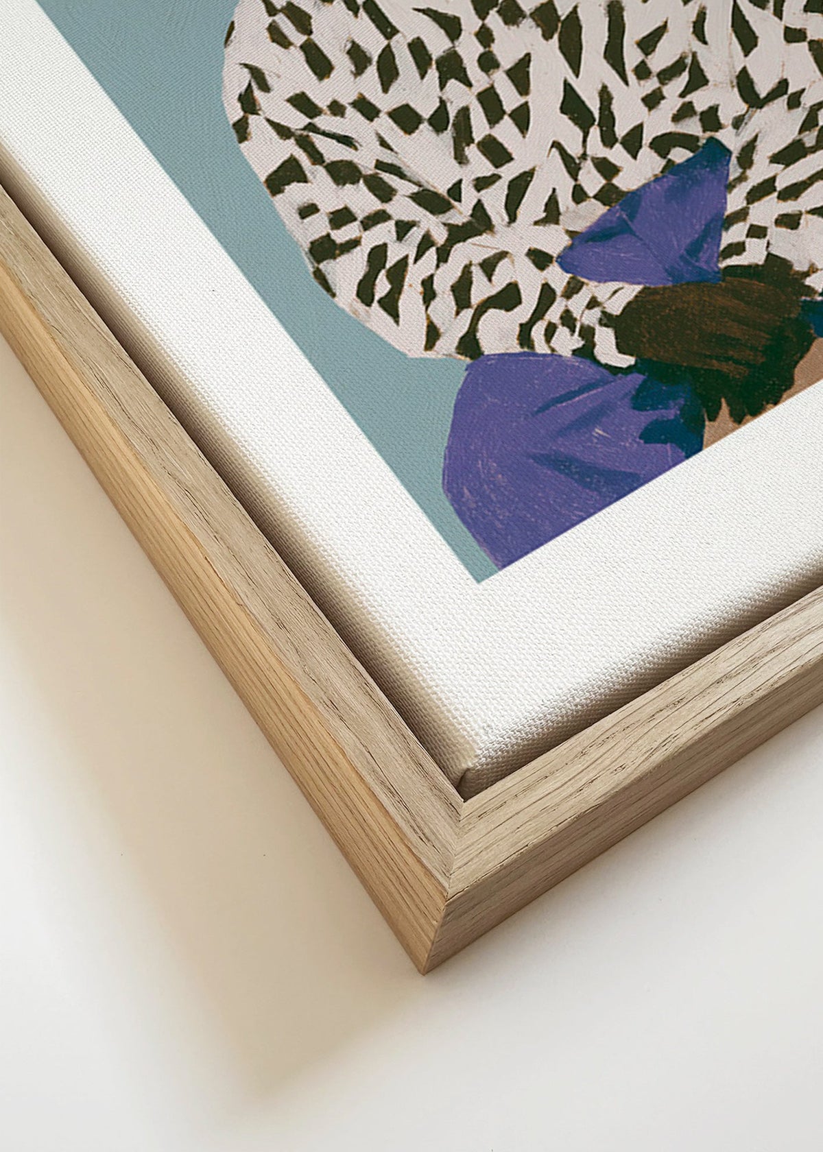 Ilustração de figura sentada com camisa estampada – Canvas detail