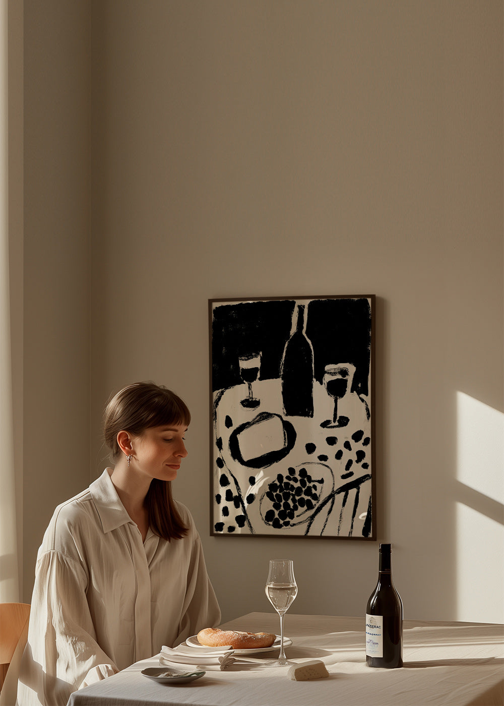 Arte para cozinha: garrafa e uvas monocromáticas