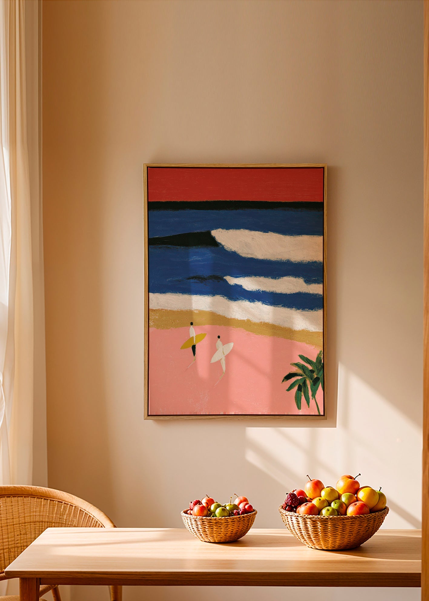 Quadro de paisagem com surfistas e areia rosa