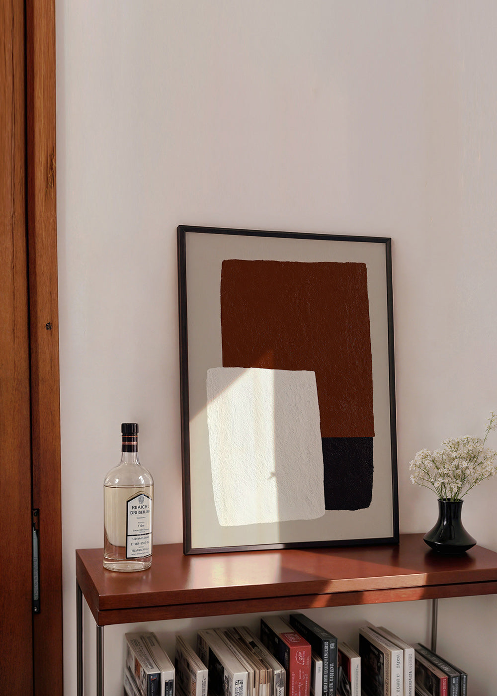 Design minimal com blocos castanho e branco