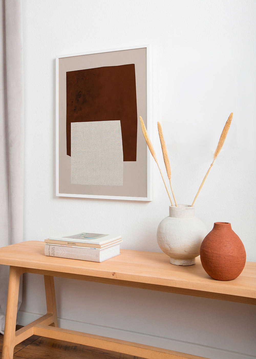 Design minimalista com formas castanho e creme
