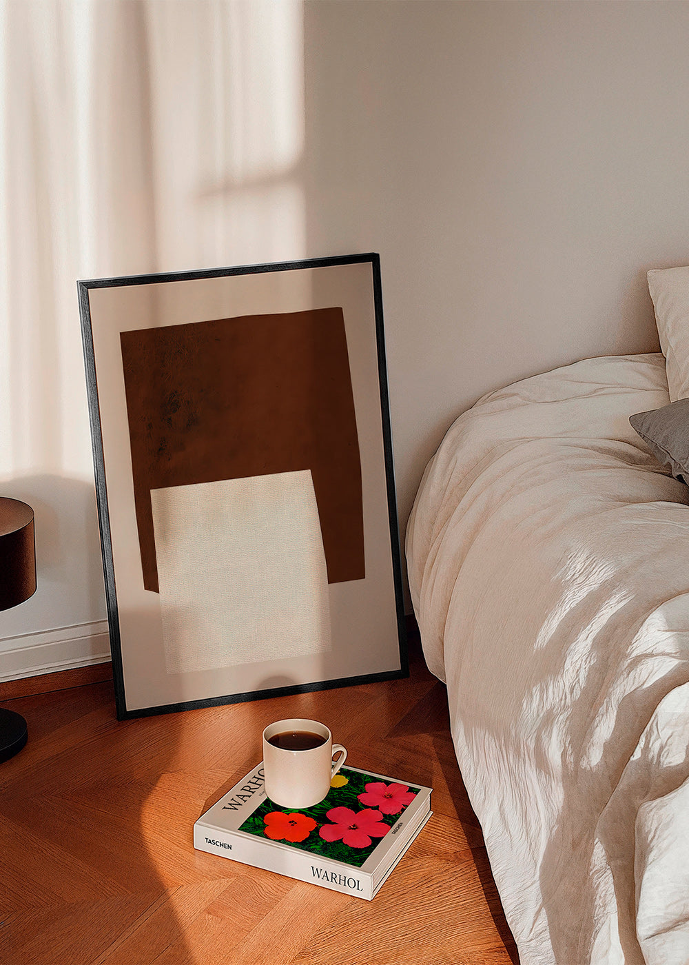 Design minimalista com formas castanho e creme