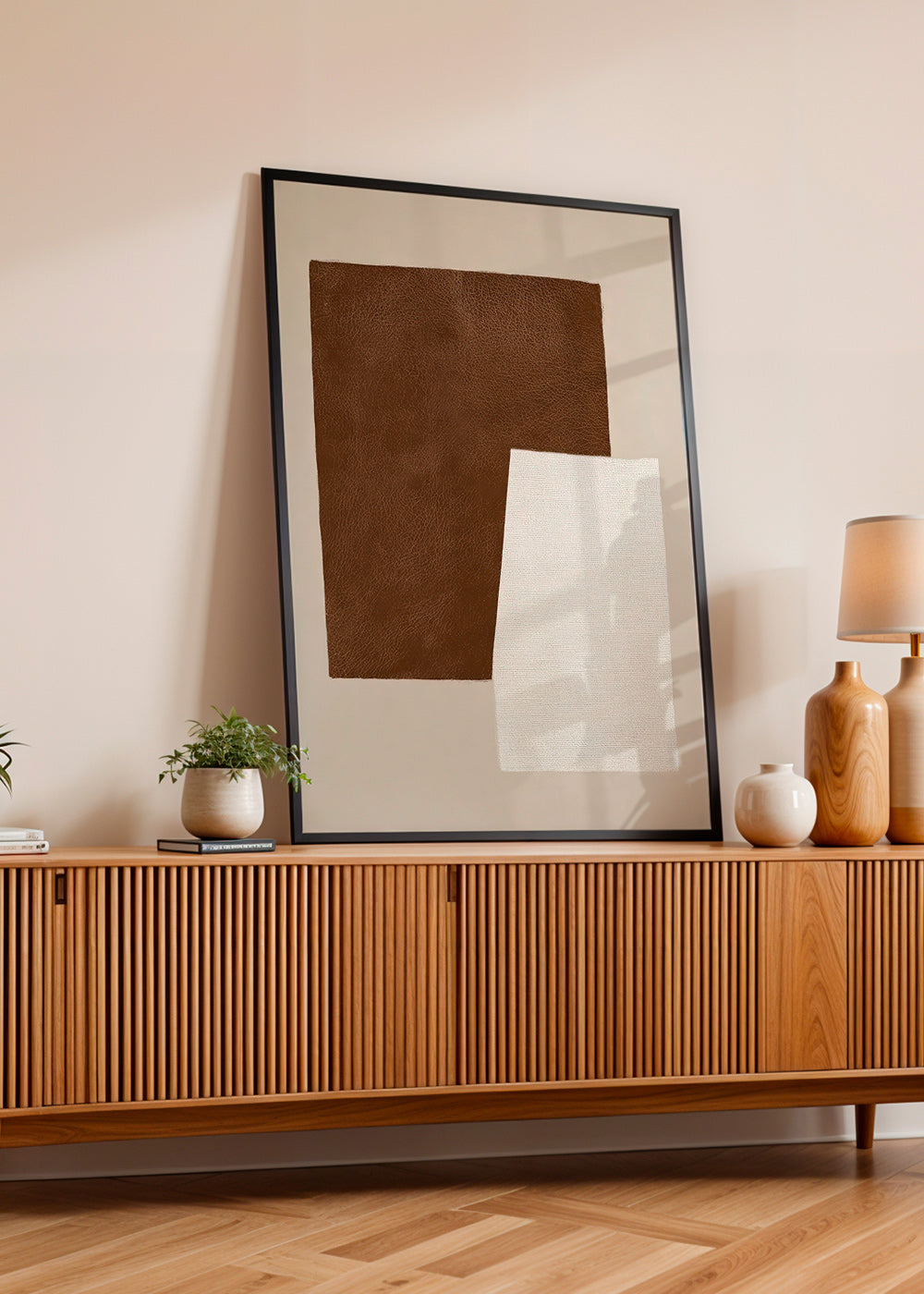 Quadro abstrato com texturas castanhas e creme