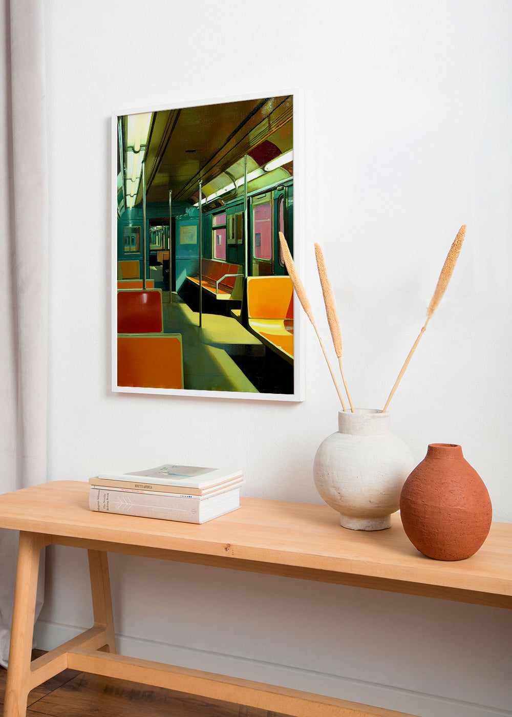Quadro de viagem: vagão de metrô vazio com luz quente