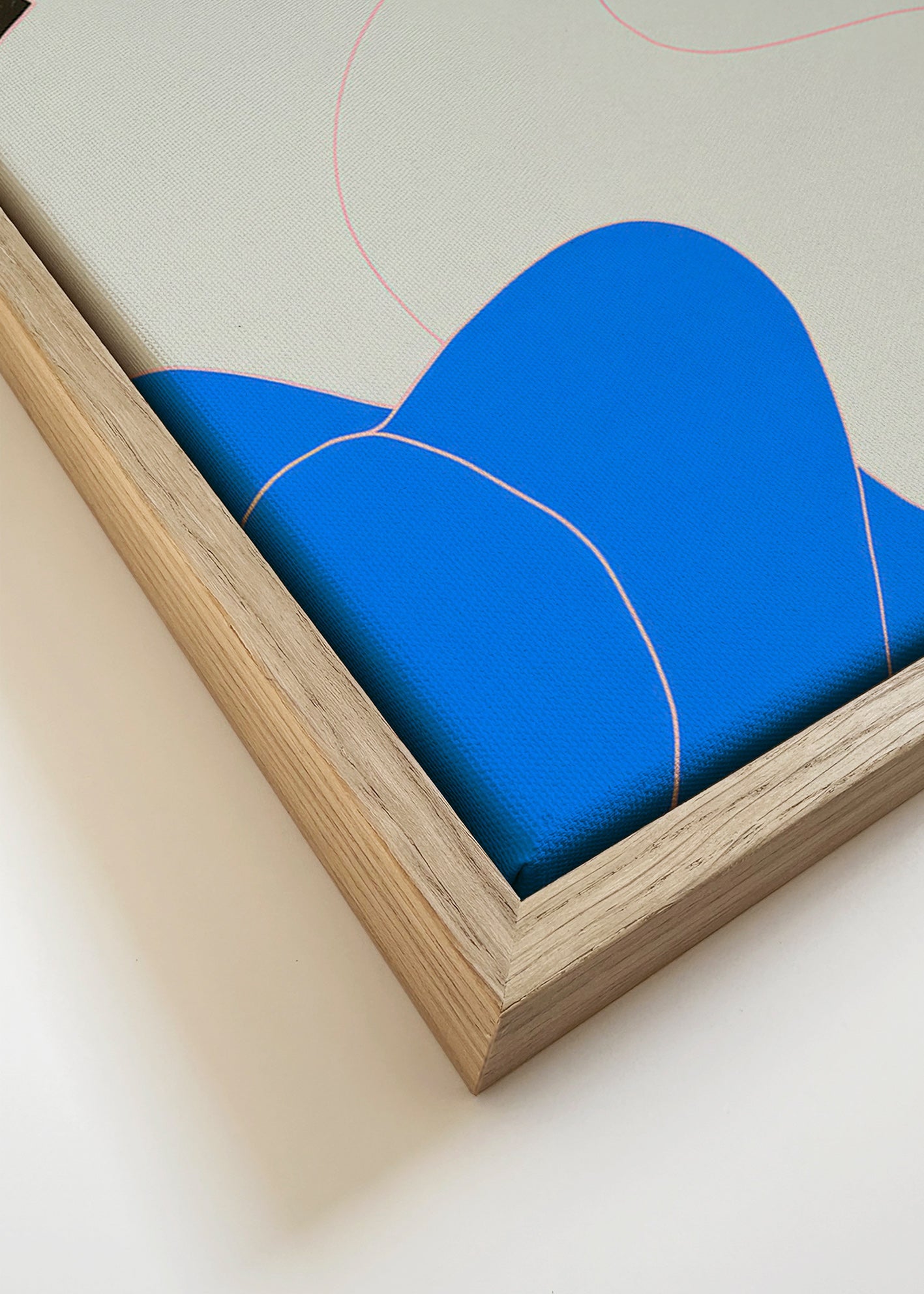 Quadro abstrato com formas orgânicas azul e branco