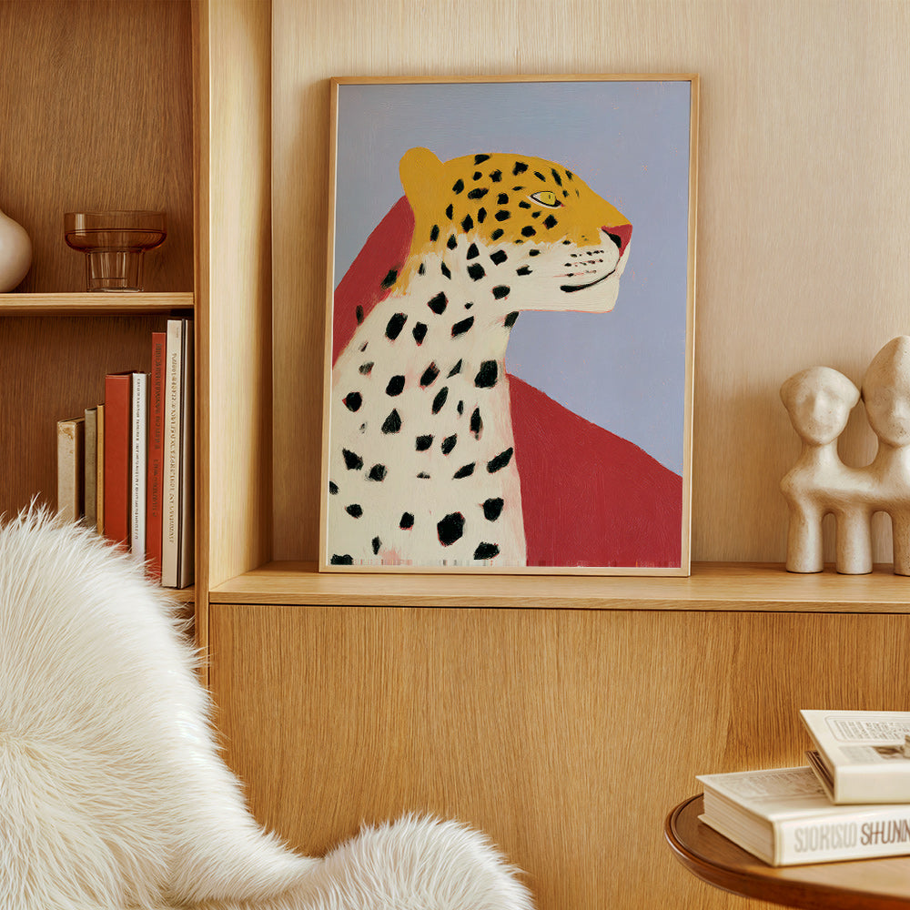 Leopardo de perfil sobre fundo lavanda