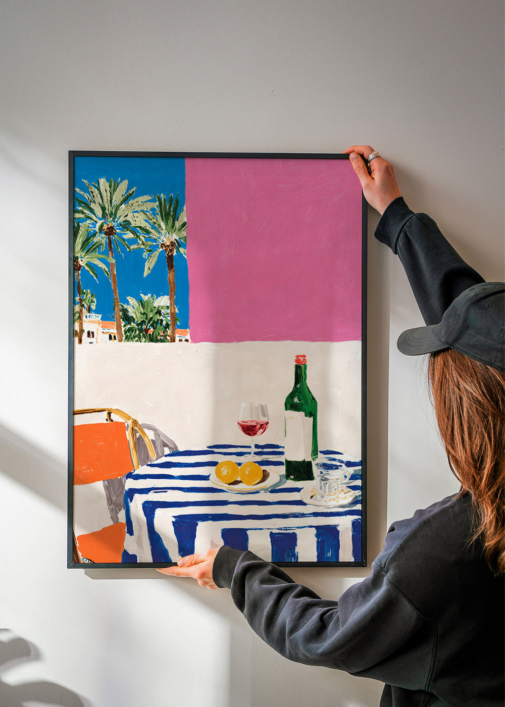 Arte para cozinha mesa às riscas, vinho e palmeiras