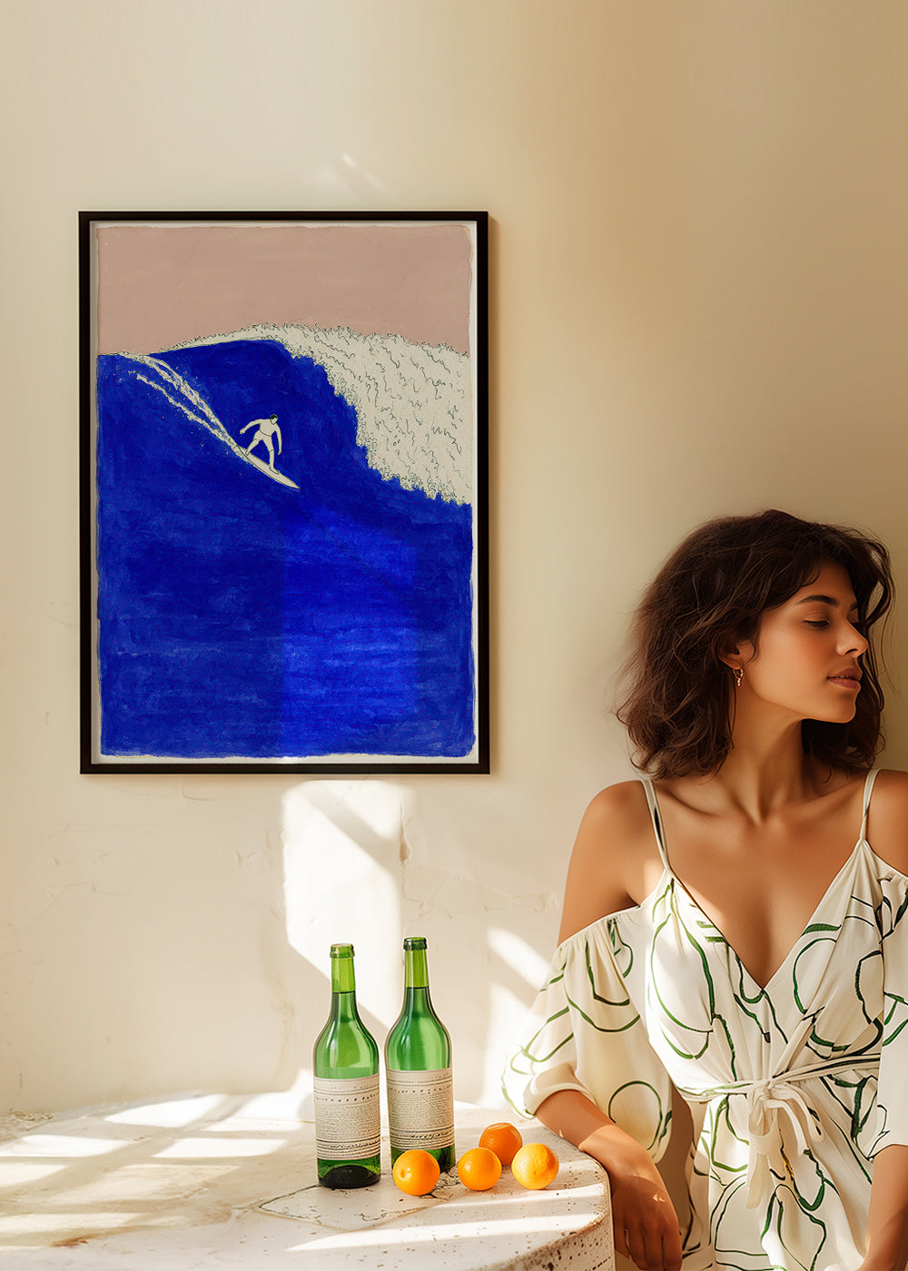 Quadro desportivo: surfista em onda azul intensa