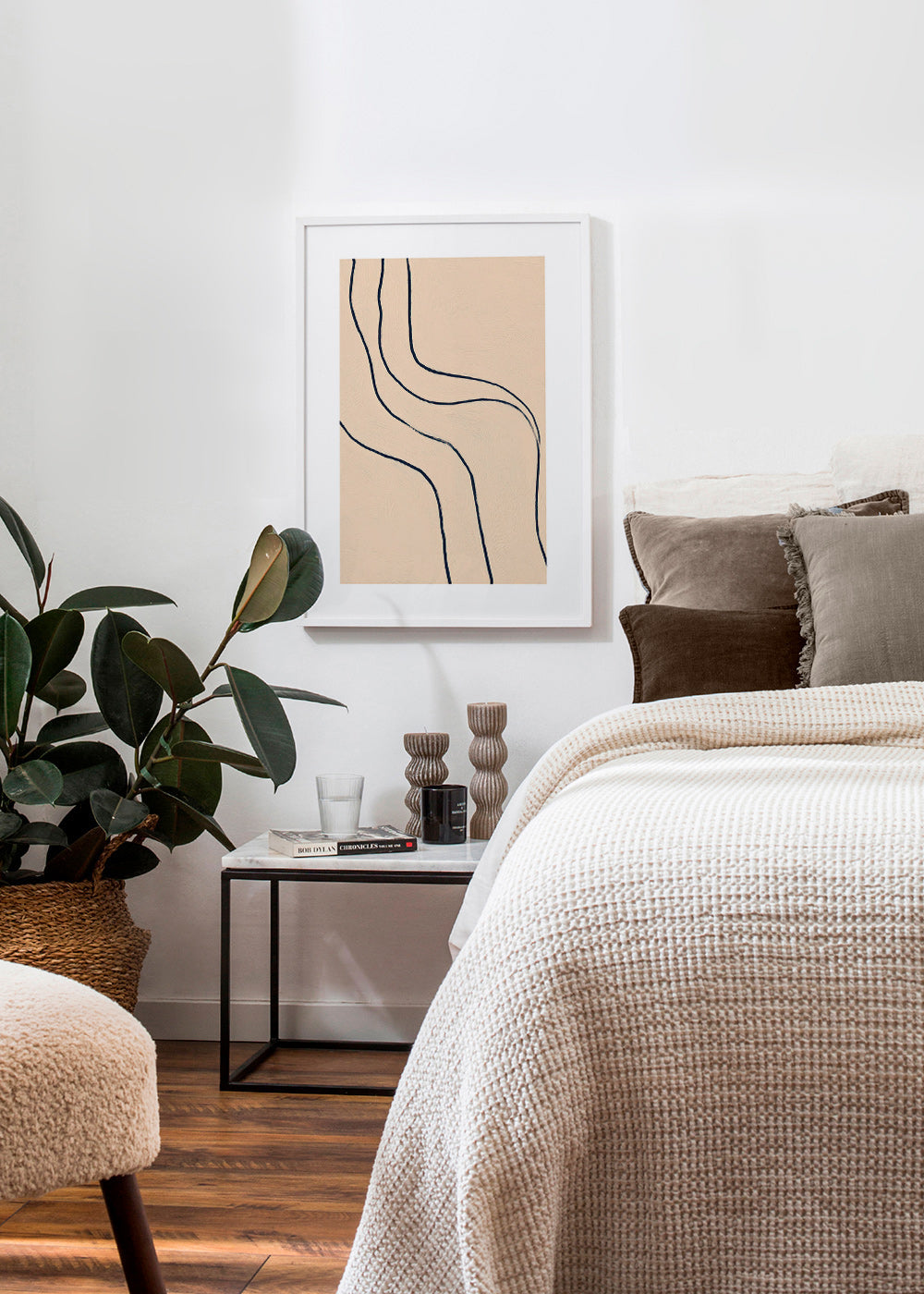 Quadro minimalista com linhas fluidas em bege