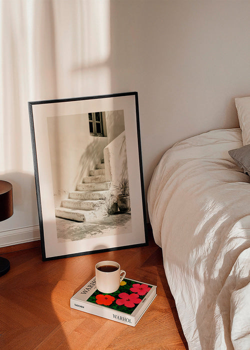 Photograph de escadas brancas com planta