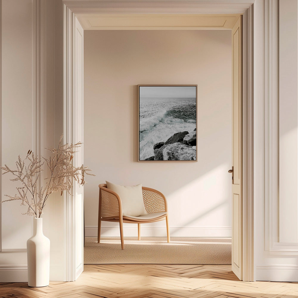 Arte paisagística: penhasco e onda a preto e branco