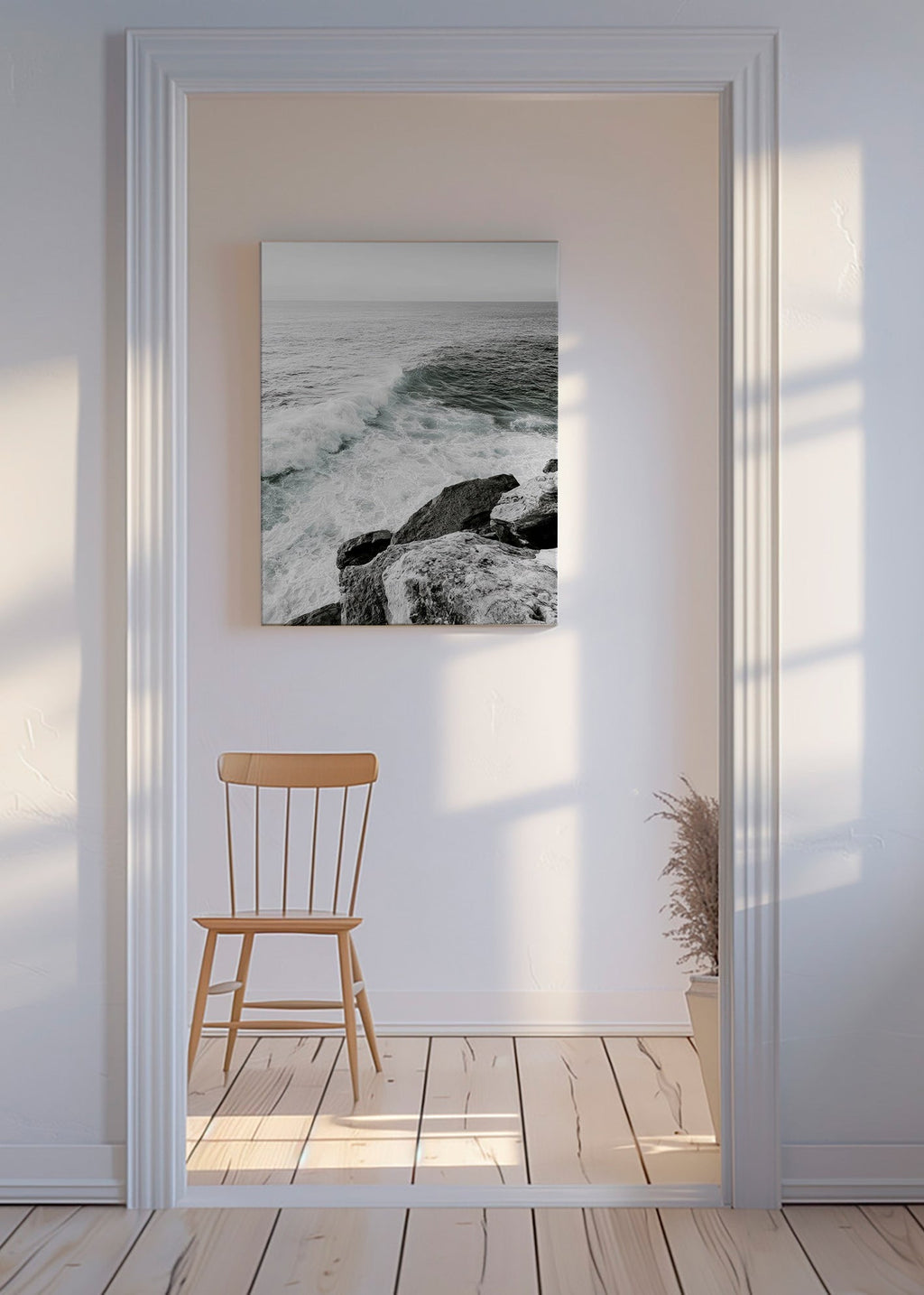 Arte paisagística: penhasco e onda a preto e branco