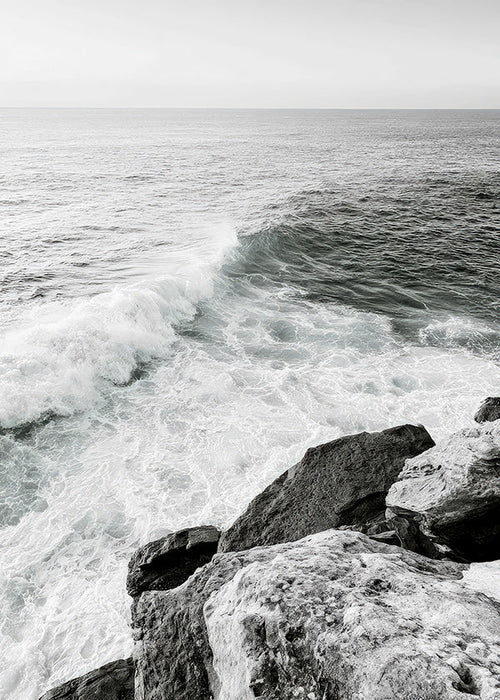 Arte paisagística: penhasco e onda a preto e branco