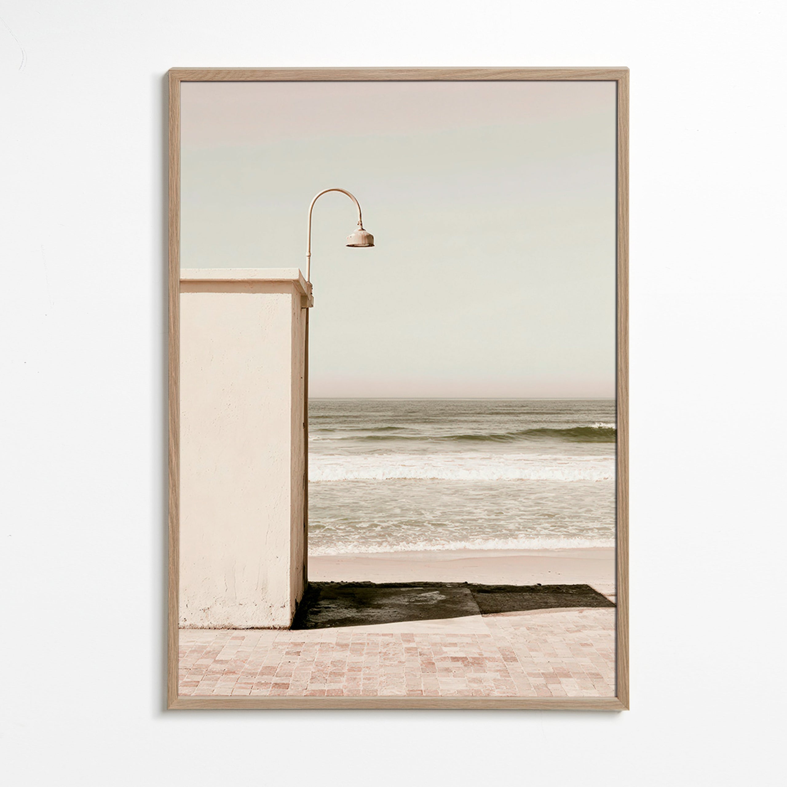 Quadro de paisagem praia com lâmpada de parede