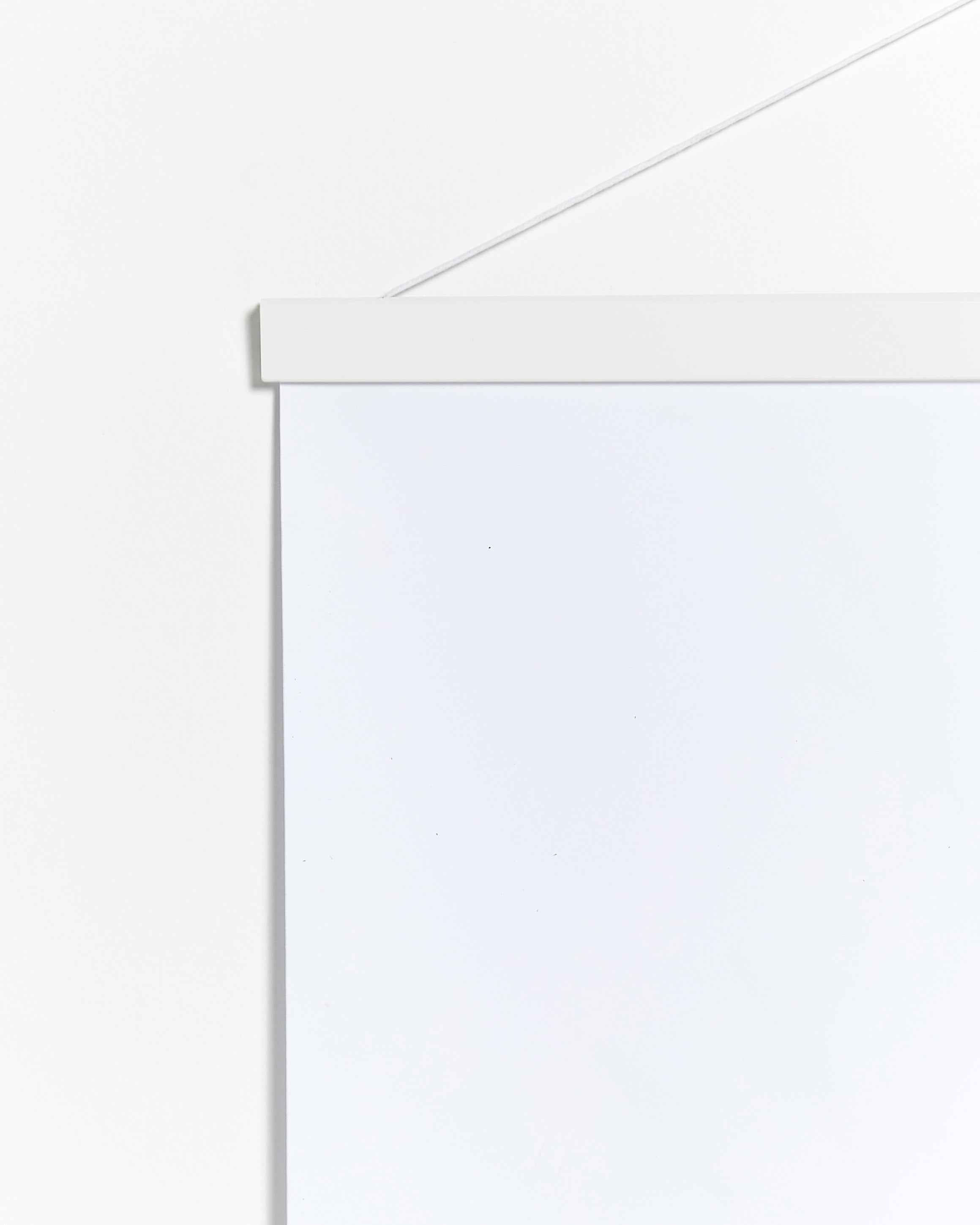 Colgador para póster de 20cm de madera y color blanco